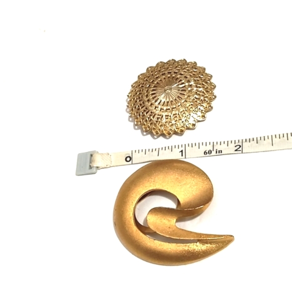 VINTAGE LOT OF FIVE GOLD-TONE 1 - 2" SCARF CLIPS - Picture 9 of 14